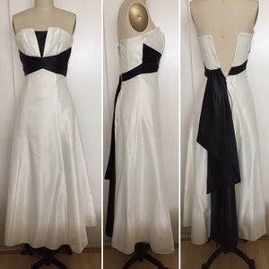 Jessica McClintock for Gunne Sax Classic Prom Gown